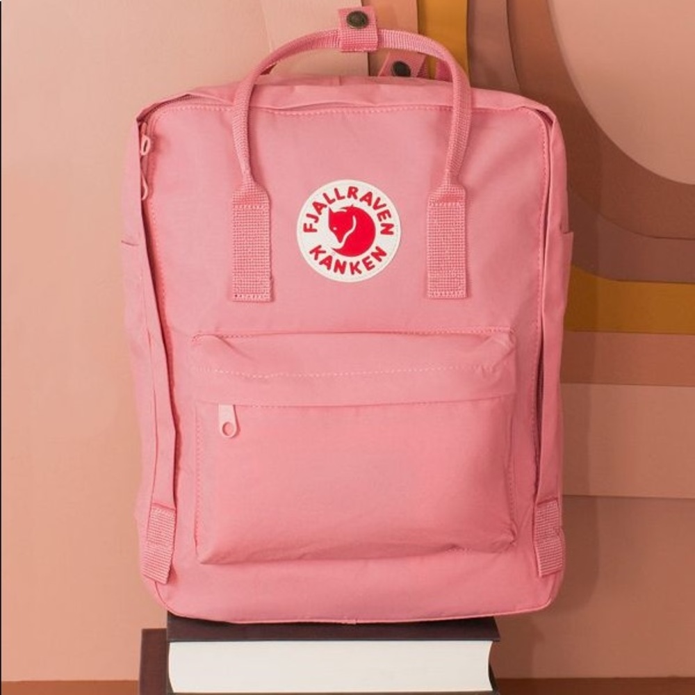 Pink Fjallraven Kanken
